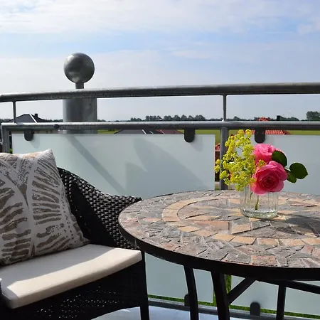 Steuerbord * הורומרזיל